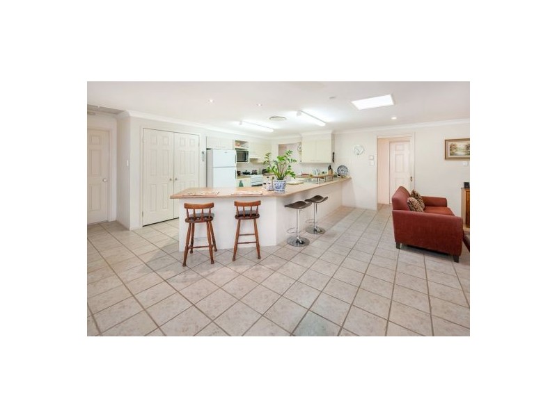 39 Cambridge Place, Wishart QLD 4122