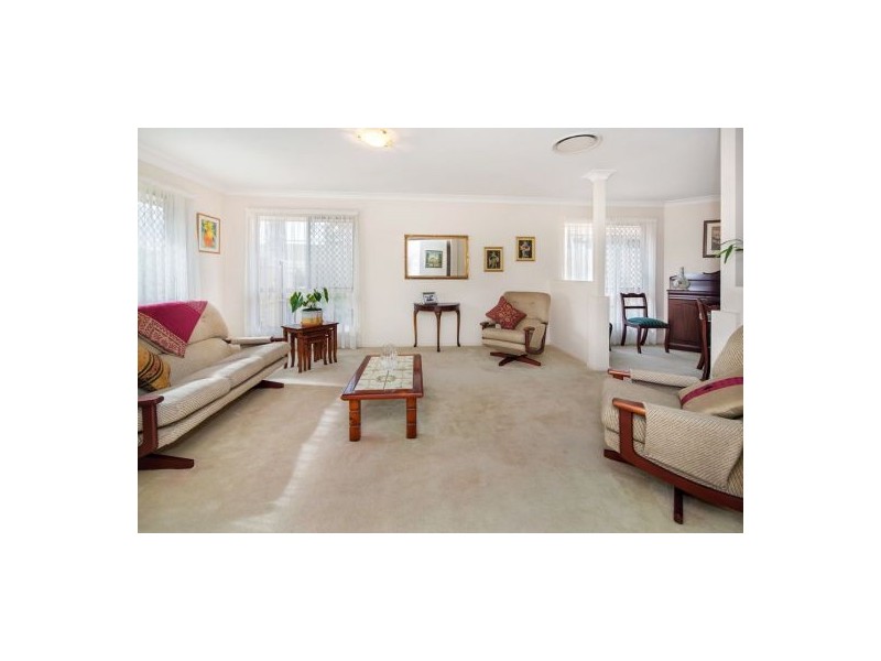 39 Cambridge Place, Wishart QLD 4122