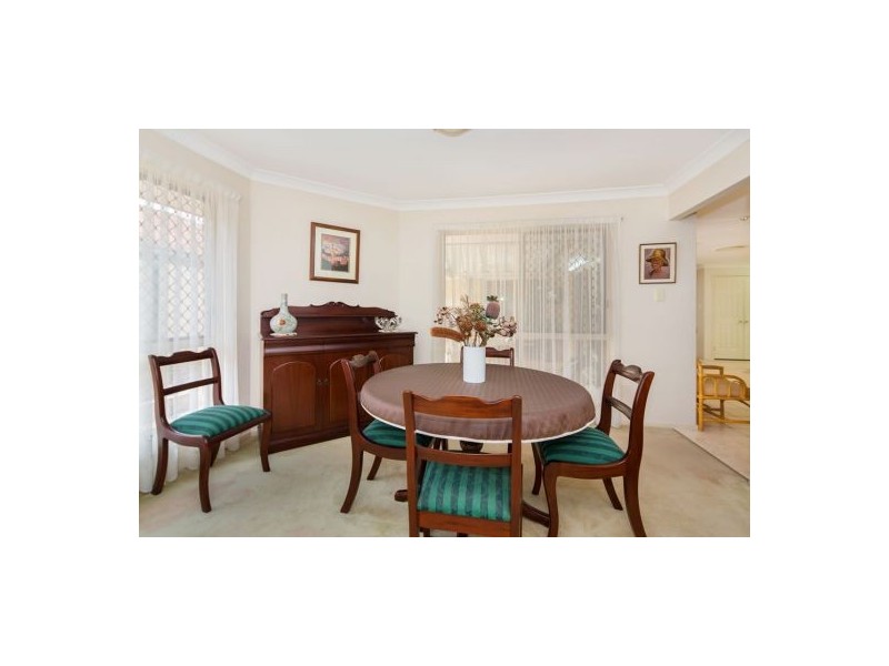 39 Cambridge Place, Wishart QLD 4122