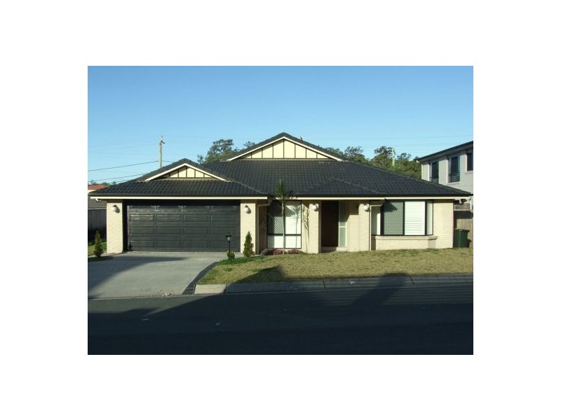 4 Hernandia Place, Mackenzie QLD 4156