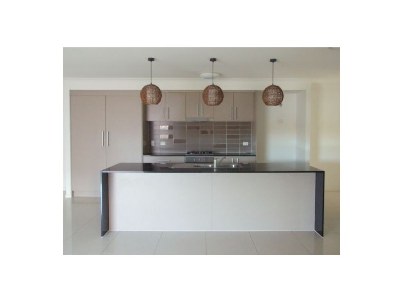4 Hernandia Place, Mackenzie QLD 4156
