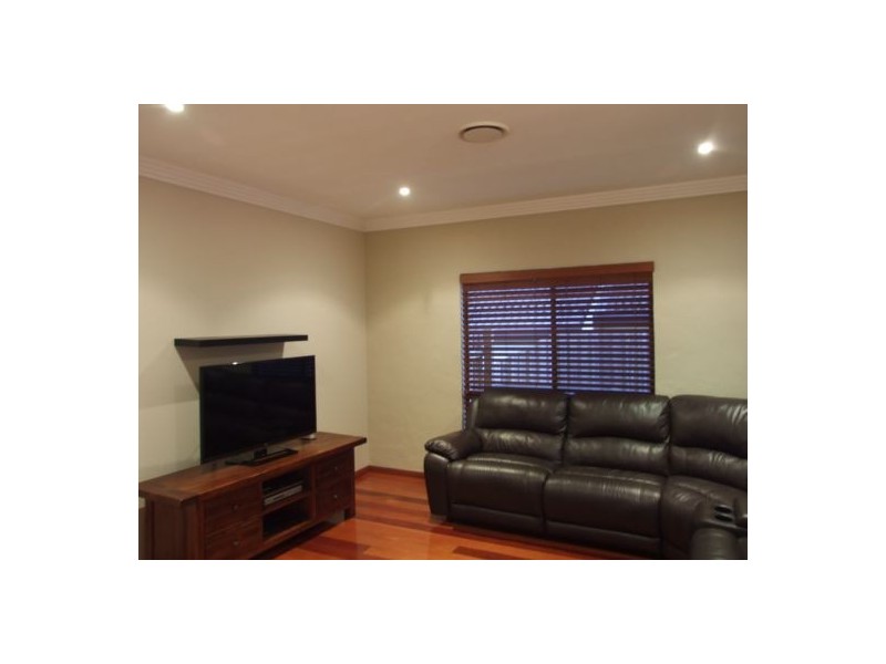 18 Monte Carlo Street, Wishart QLD 4122