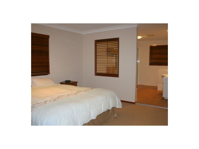 18 Monte Carlo Street, Wishart QLD 4122