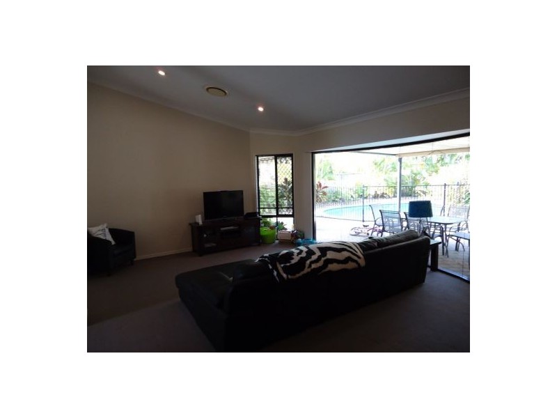 7 Grande Terrece, Helensvale QLD 4212