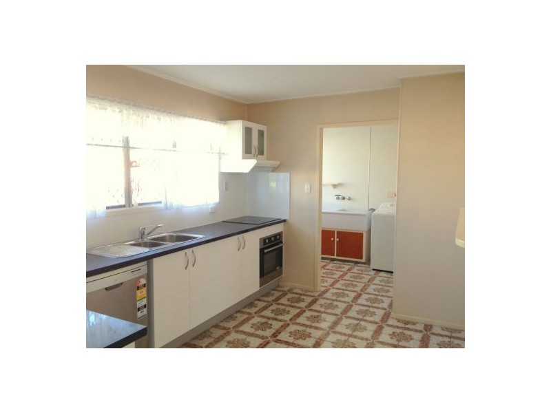 300 Newnham Road, Wishart QLD 4122