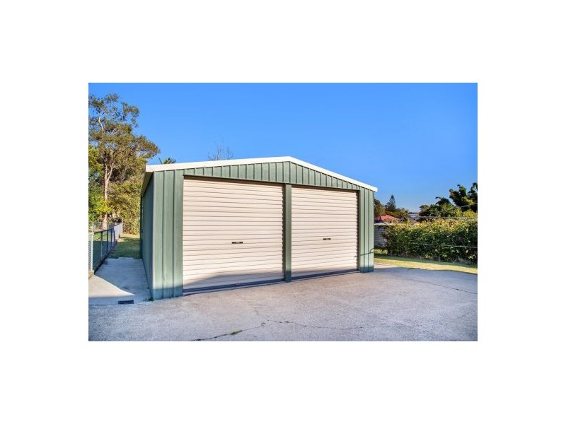 159 Seville Rd, Holland Park QLD 4121