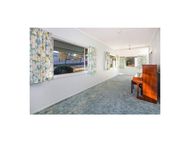 159 Seville Rd, Holland Park QLD 4121