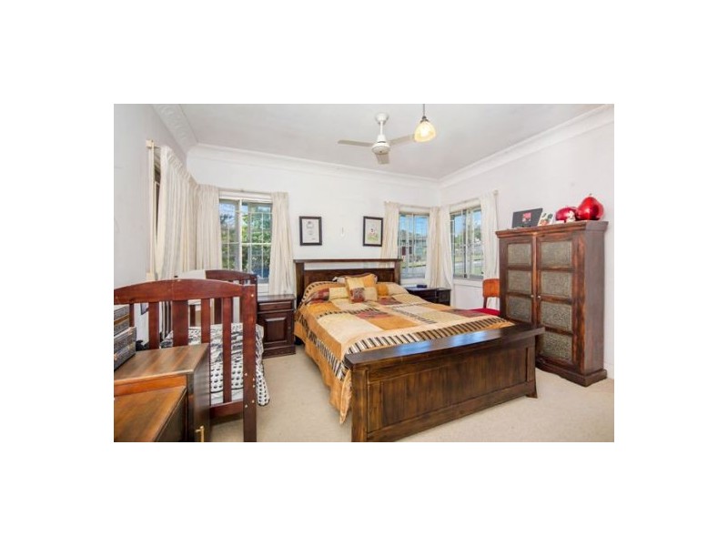 61 Burn Street, Camp Hill QLD 4152