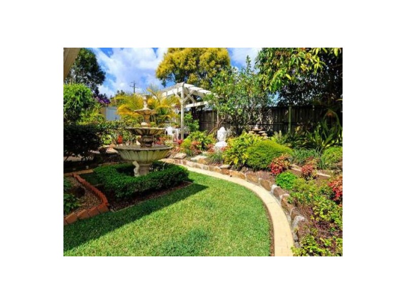 27 Delacroix Place, Mackenzie QLD 4156