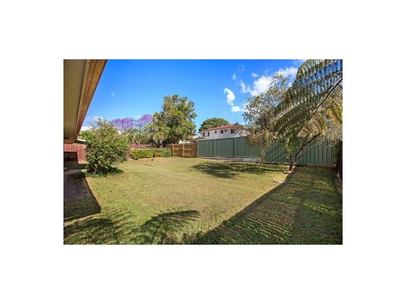 38 Greenland Street, Wishart QLD 4122