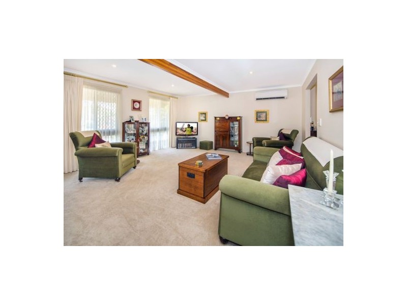 2 Avenell Street, Wishart QLD 4122