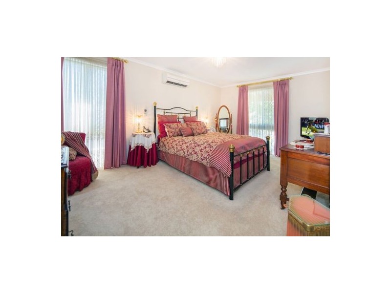 2 Avenell Street, Wishart QLD 4122