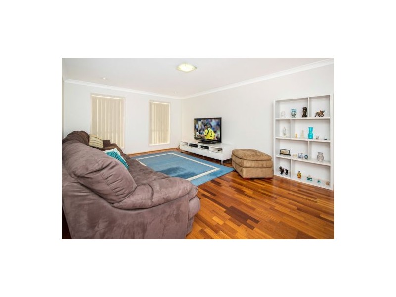 26 Berkshire Cr, Wishart QLD 4122