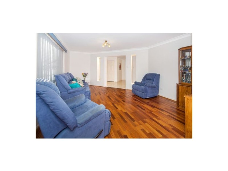 26 Berkshire Cr, Wishart QLD 4122