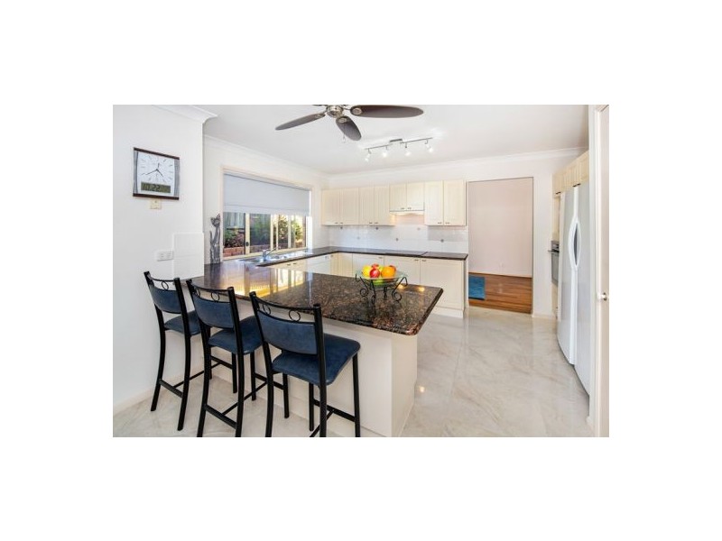 26 Berkshire Cr, Wishart QLD 4122