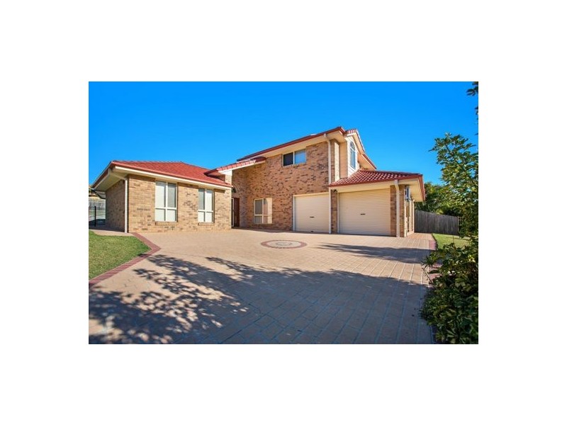 26 Berkshire Cr, Wishart QLD 4122