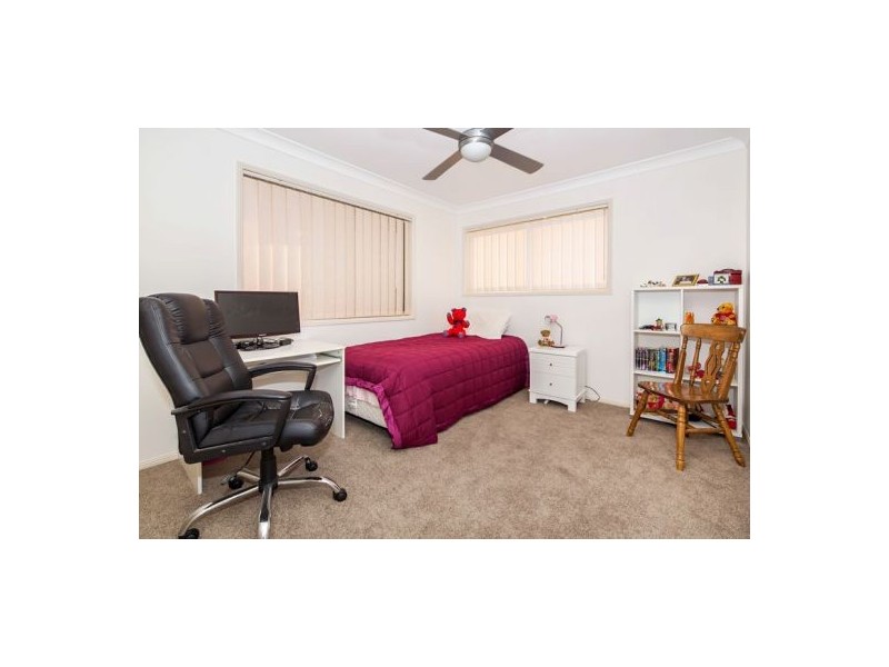 26 Berkshire Cr, Wishart QLD 4122