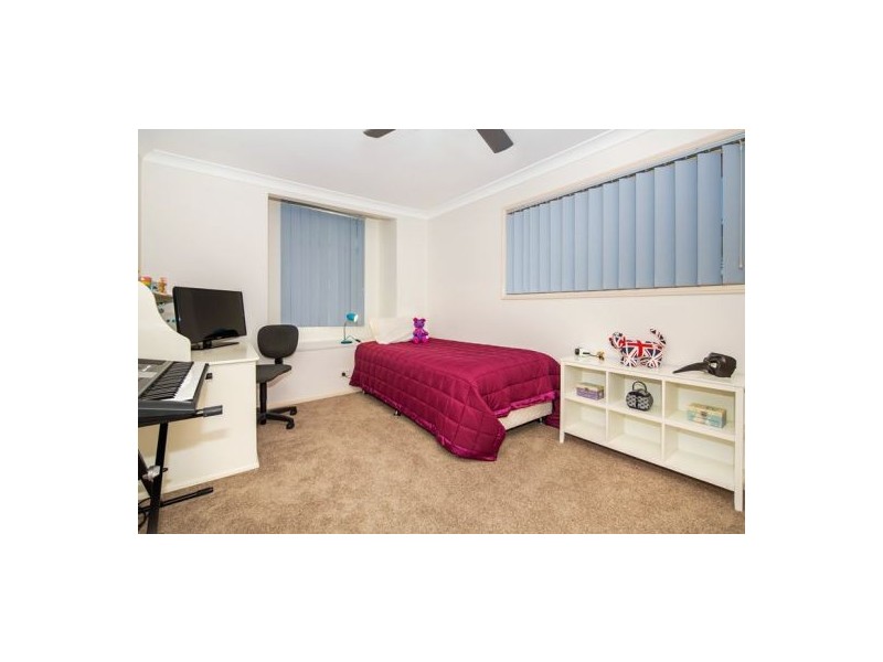 26 Berkshire Cr, Wishart QLD 4122