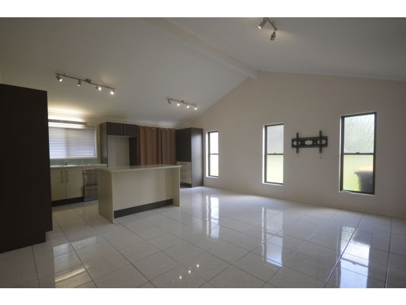 24 Frinton Street, Wishart QLD 4122