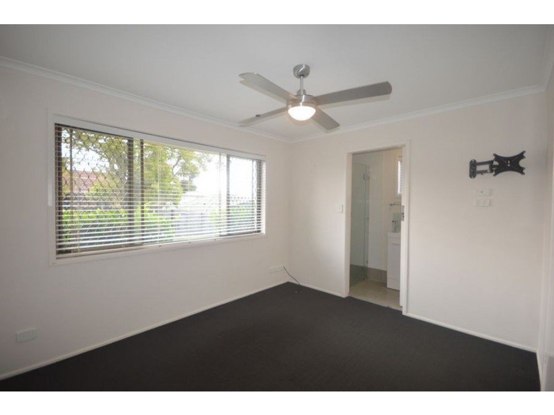 24 Frinton Street, Wishart QLD 4122