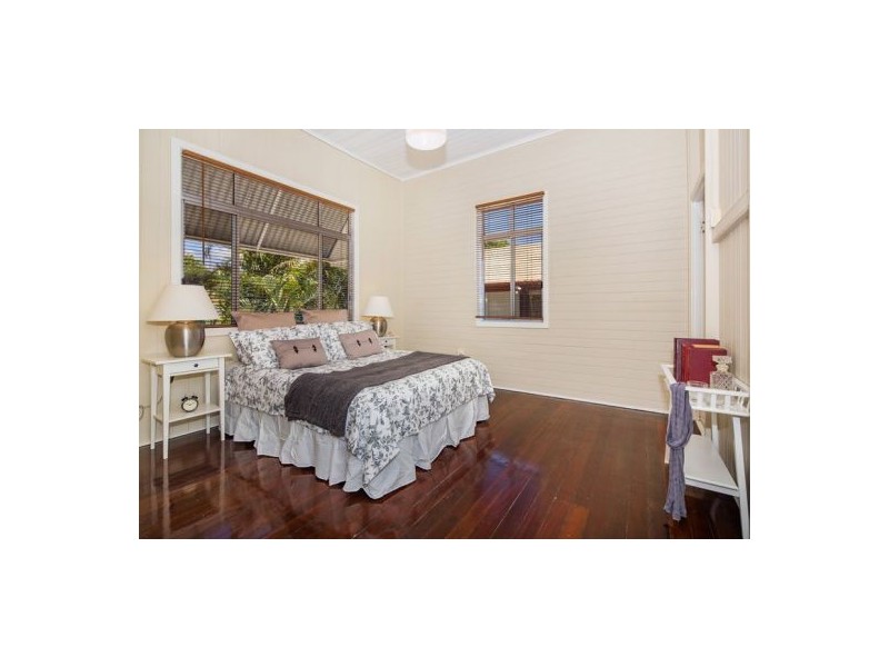 59 New Lindum Road, Wynnum West QLD 4178