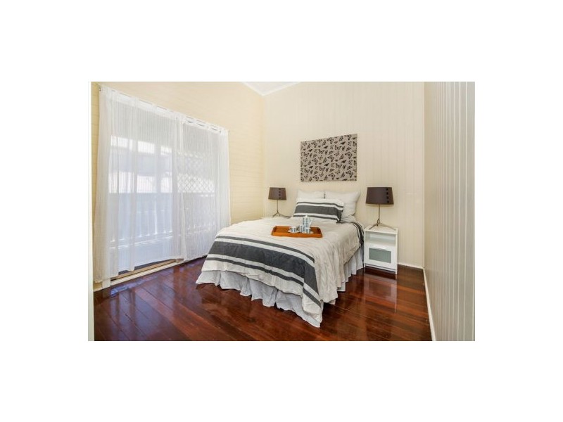 59 New Lindum Road, Wynnum West QLD 4178