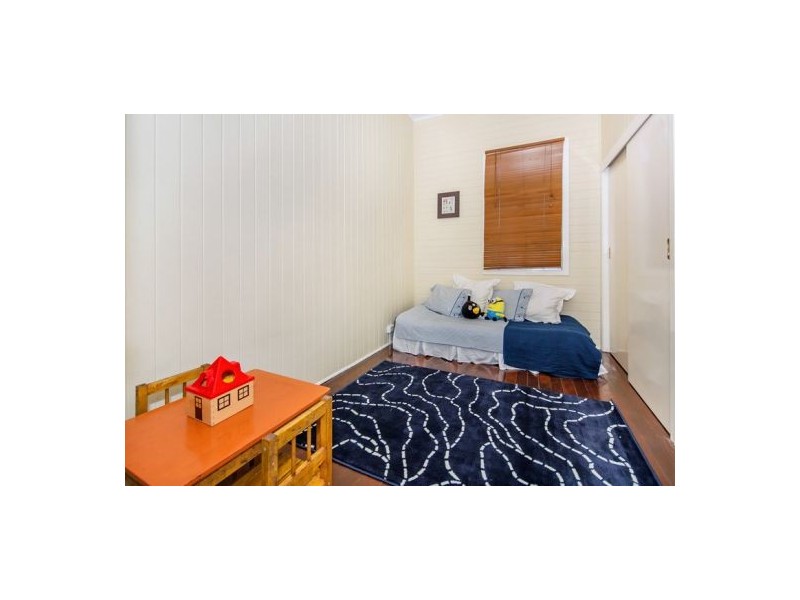 59 New Lindum Road, Wynnum West QLD 4178