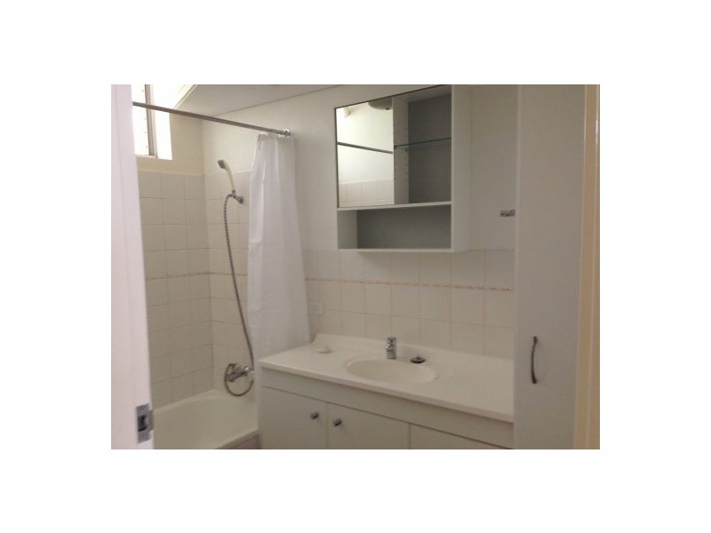 1/53 Henry Street, Greenslopes QLD 4120