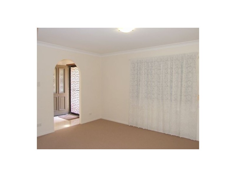 11 Madrid Court, Wishart QLD 4122