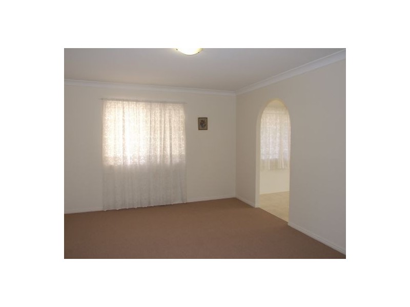 11 Madrid Court, Wishart QLD 4122