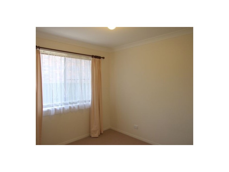 11 Madrid Court, Wishart QLD 4122