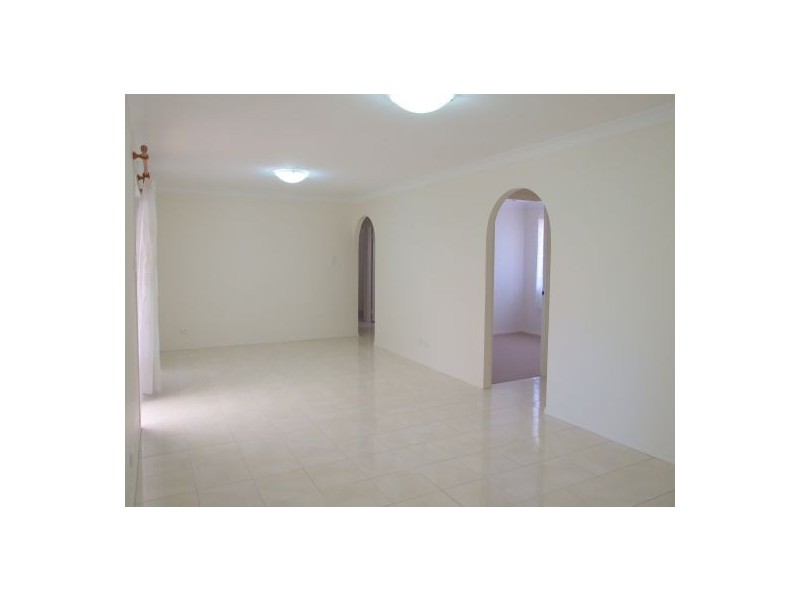 11 Madrid Court, Wishart QLD 4122