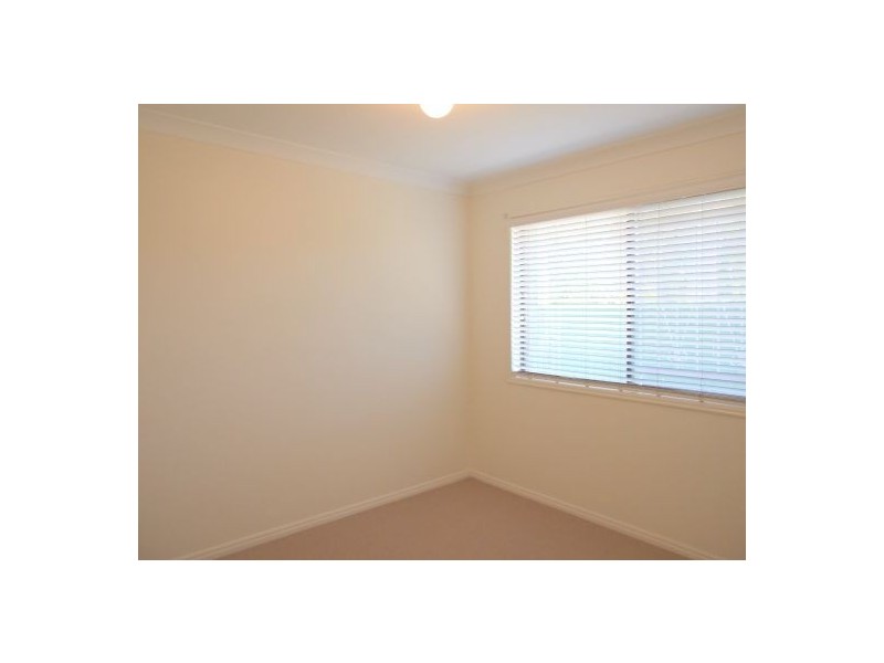 11 Madrid Court, Wishart QLD 4122