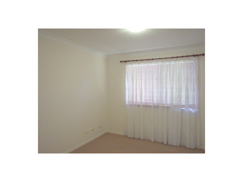 11 Madrid Court, Wishart QLD 4122