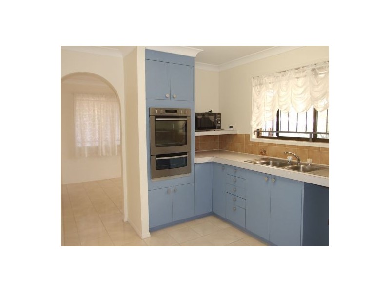 11 Madrid Court, Wishart QLD 4122