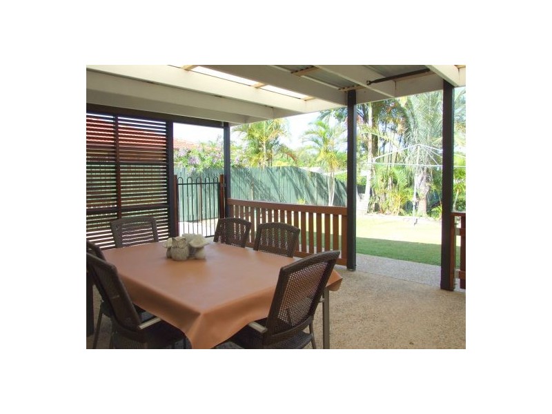 11 Madrid Court, Wishart QLD 4122