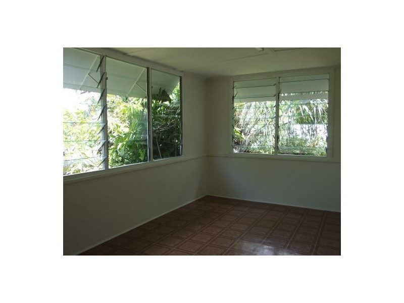 393 Nursery Road, Holland Park QLD 4121