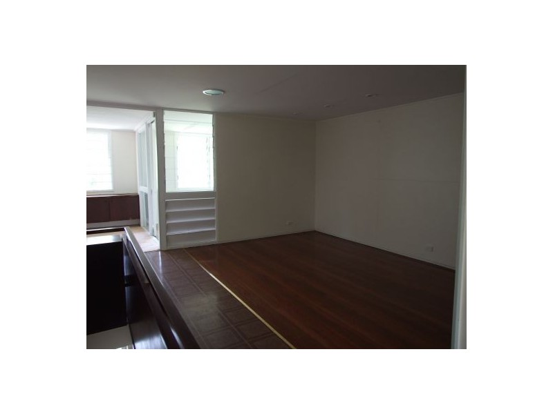 393 Nursery Road, Holland Park QLD 4121