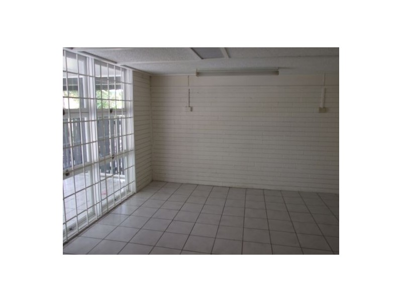 393 Nursery Road, Holland Park QLD 4121