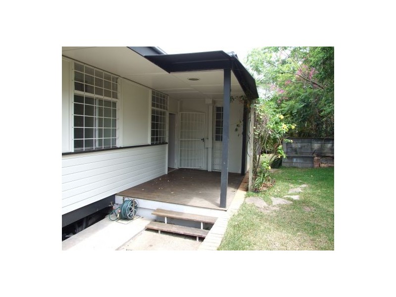 393 Nursery Road, Holland Park QLD 4121