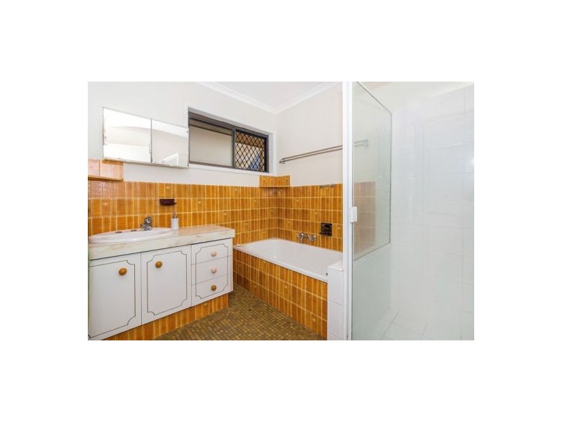 1 Carbora Street, Mansfield QLD 4122