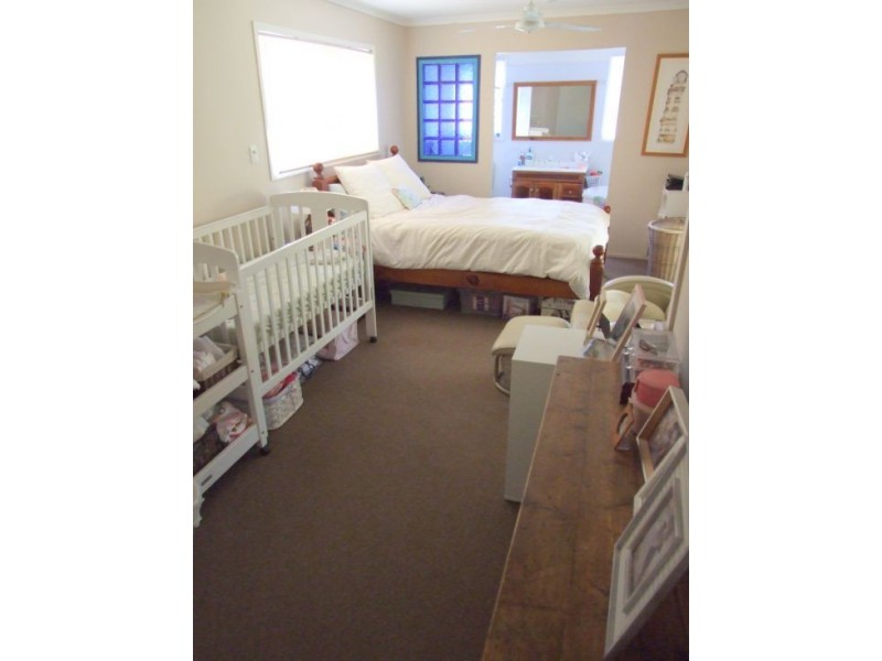 54 Eastwood Drive, Mansfield QLD 4122