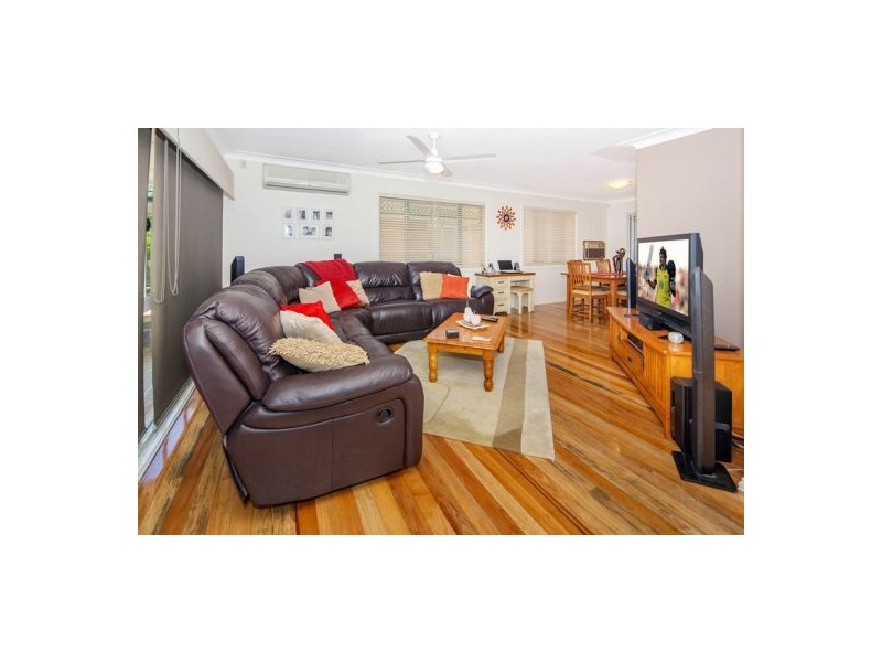 14 Balloch Street, Wishart QLD 4122