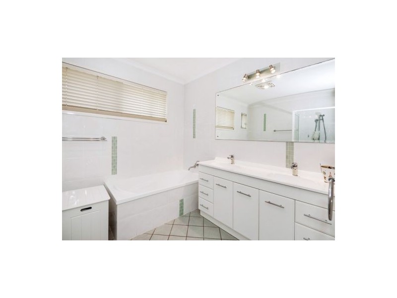 14 Balloch Street, Wishart QLD 4122