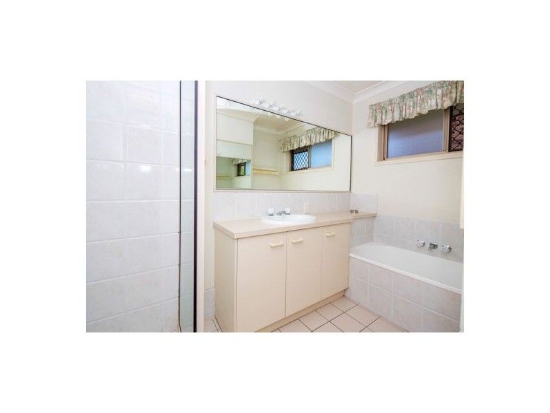 96 Greenwood Street, Wishart QLD 4122