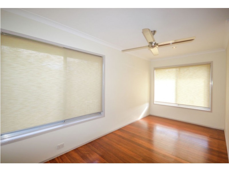 18 Nevern Street, Macgregor QLD 4109