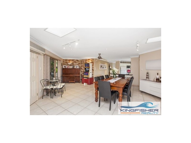 5 Ruff Court, Burleigh Waters QLD 4220