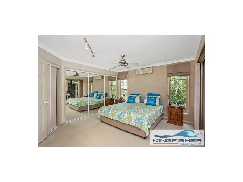 5 Ruff Court, Burleigh Waters QLD 4220