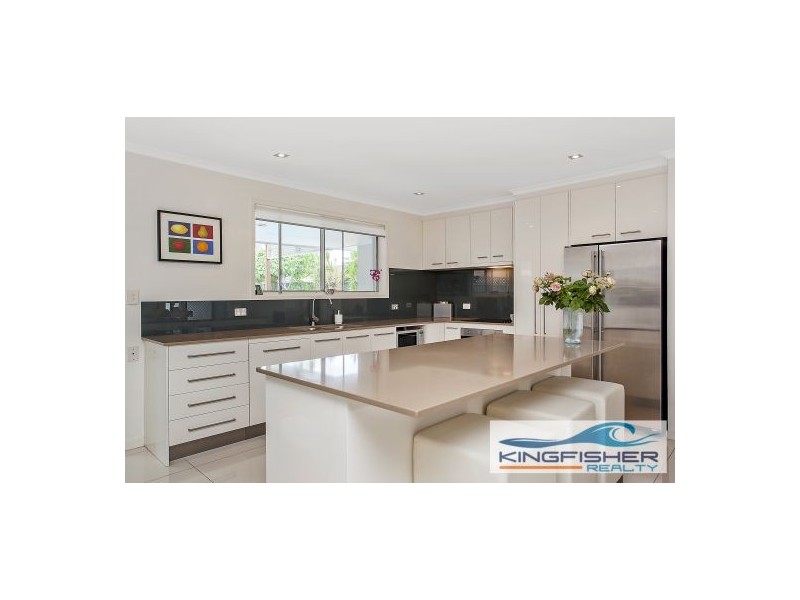 18 Curlew Crescent, Burleigh Waters QLD 4220