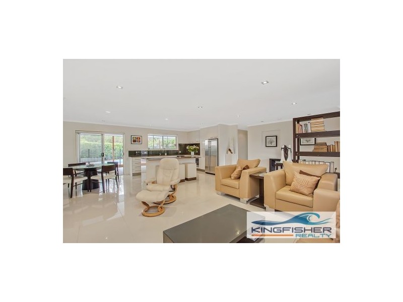 18 Curlew Crescent, Burleigh Waters QLD 4220